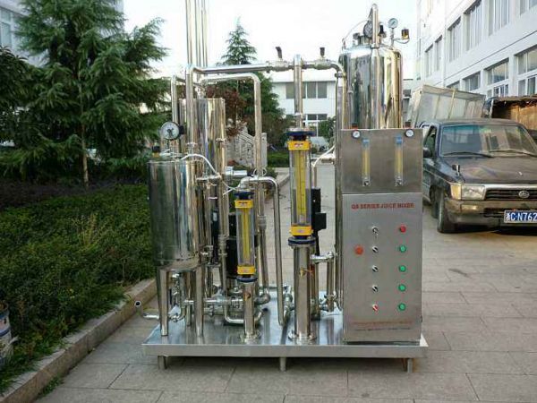 2000型飲料汽水混合機(jī) 2000型飲料汽水混合機(jī)